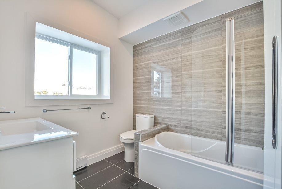 Charmant 3.5 Inclu WIFI, PARK, Locker | 3224498