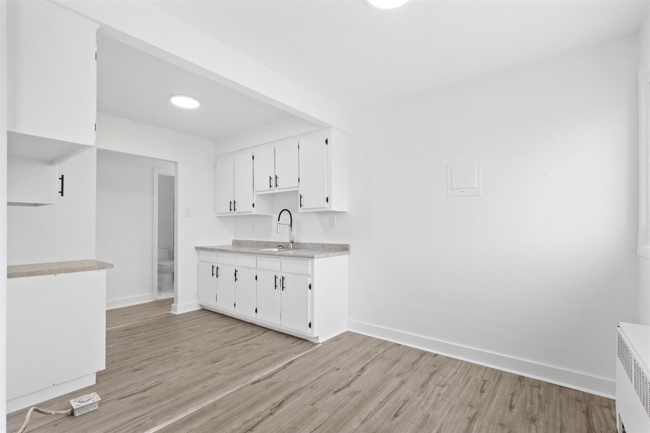 2 Bed, 1 Bath - 6351 Boulevard Joseph-Renaud, Anjou | 3225292