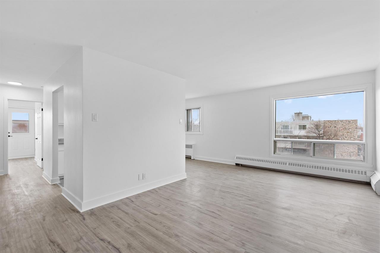 2 Bed, 1 Bath - 6351 Boulevard Joseph-Renaud, Anjou | 3225292