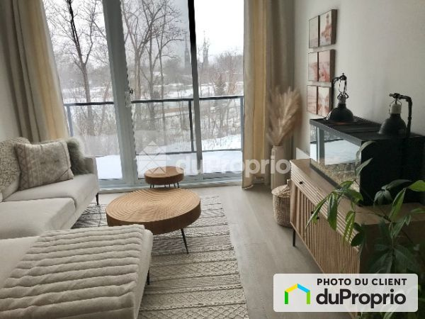 À Louer Magnifique Condo | 3225402