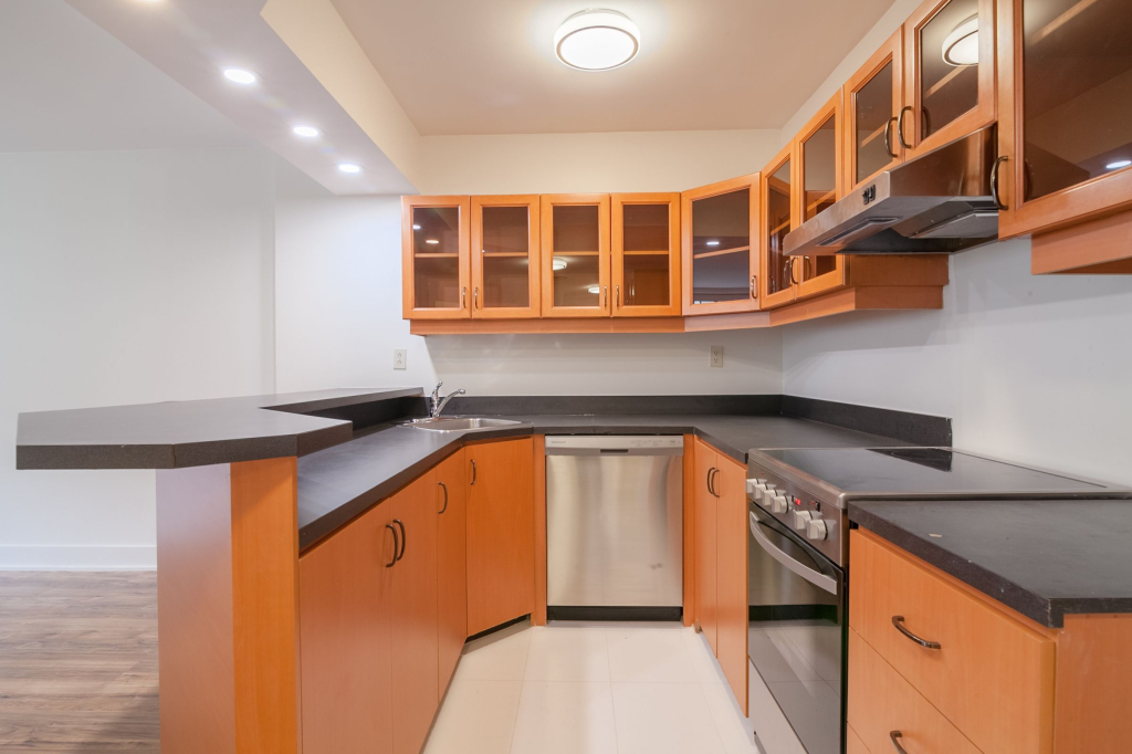 3 1/2 - DOWNTOWN | 3225575