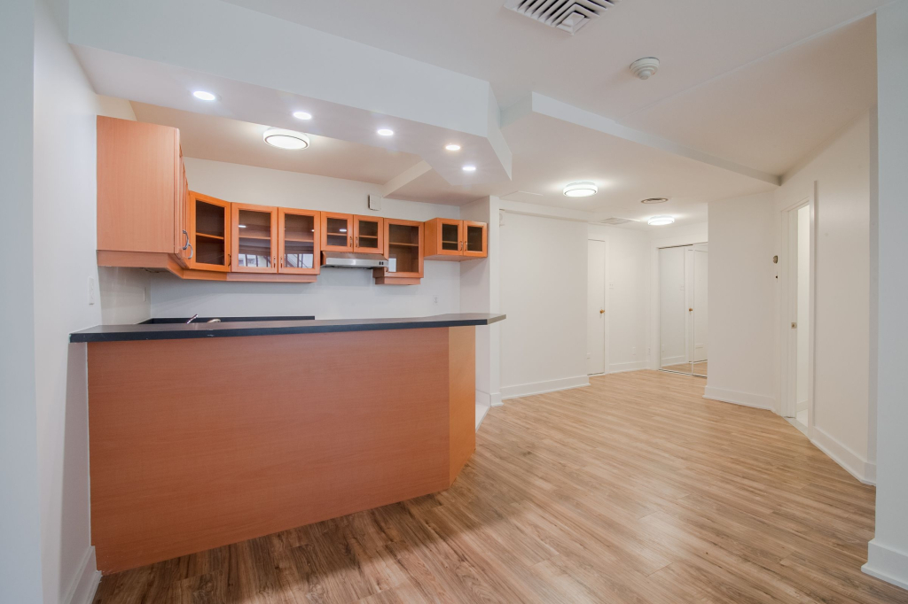 3 1/2 - DOWNTOWN | 3225575