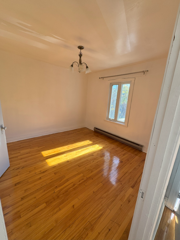 4 Et 1/2 (2 Chambres Fermées), Cremazie | 3225580