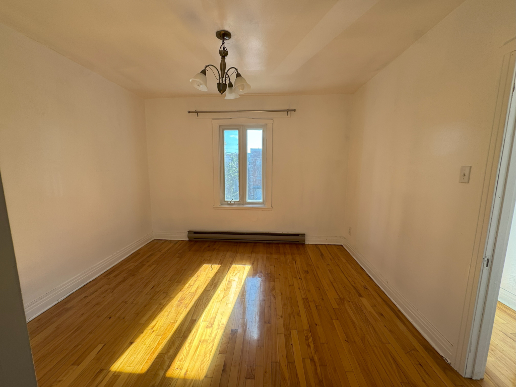 4 Et 1/2 (2 Chambres Fermées), Cremazie | 3225580