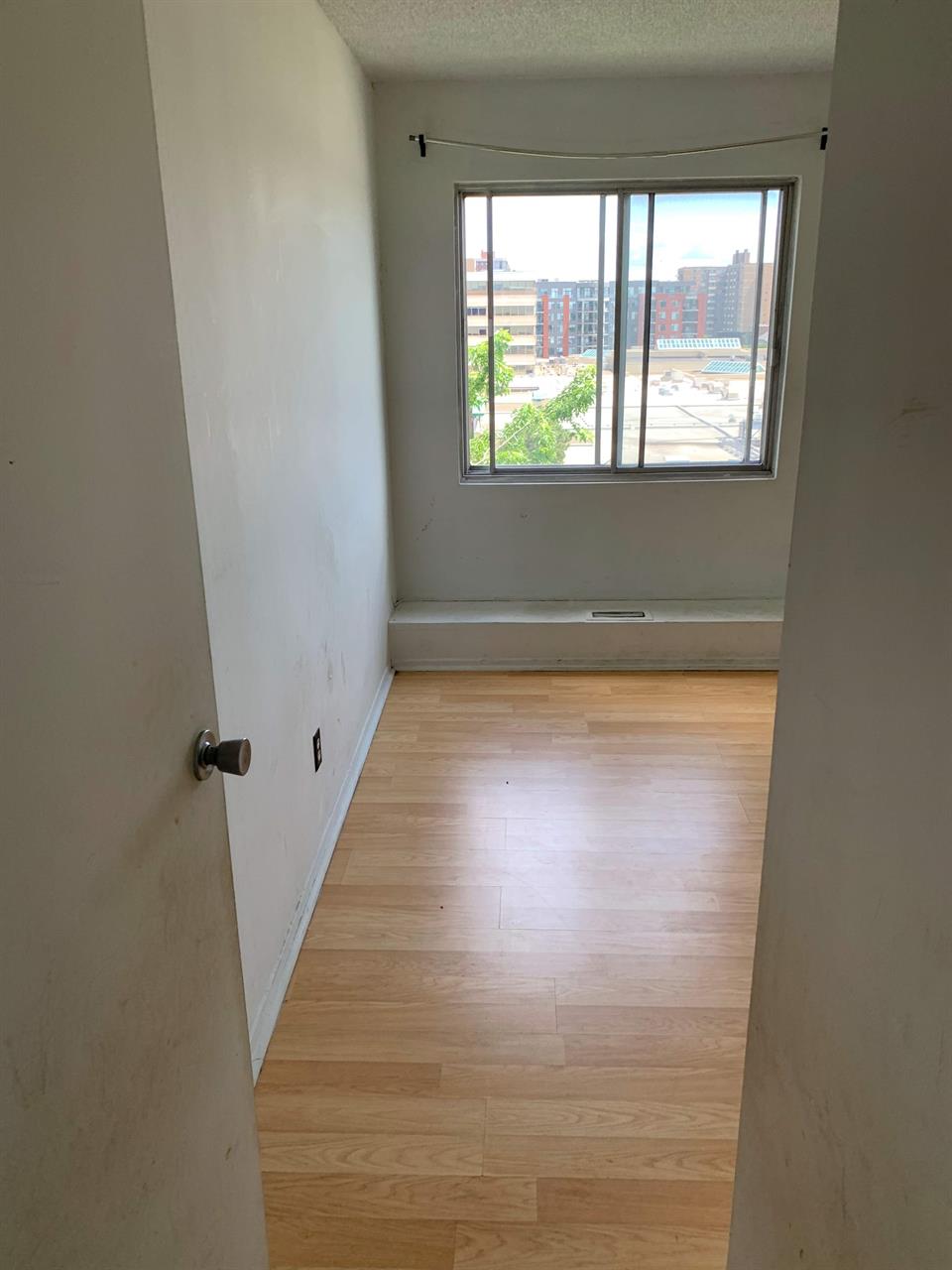 2 CH - 1 SDB - Côte Saint-Luc - $1,595 /mo | 3225595