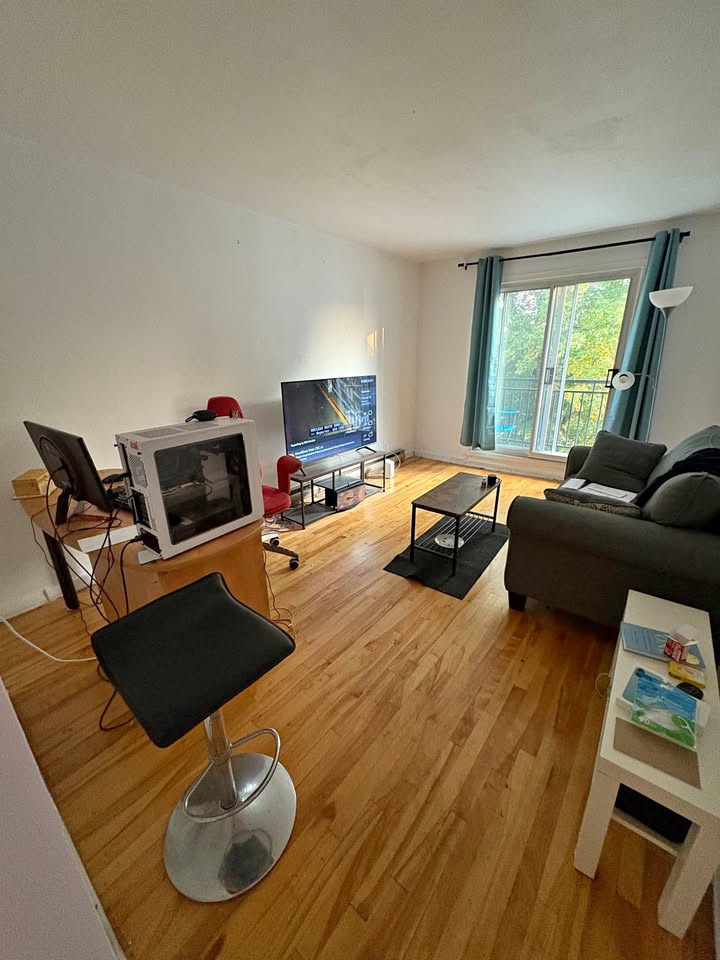 4 1/2 Lumineux Avec Grande Terrasse | 3225599