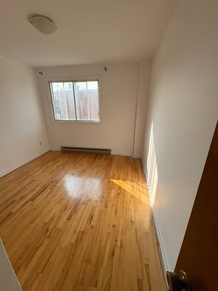 4 1/2 Lumineux Avec Grande Terrasse | 3225599