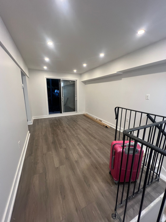 4 1/2 Sur 2 étages | 3225600