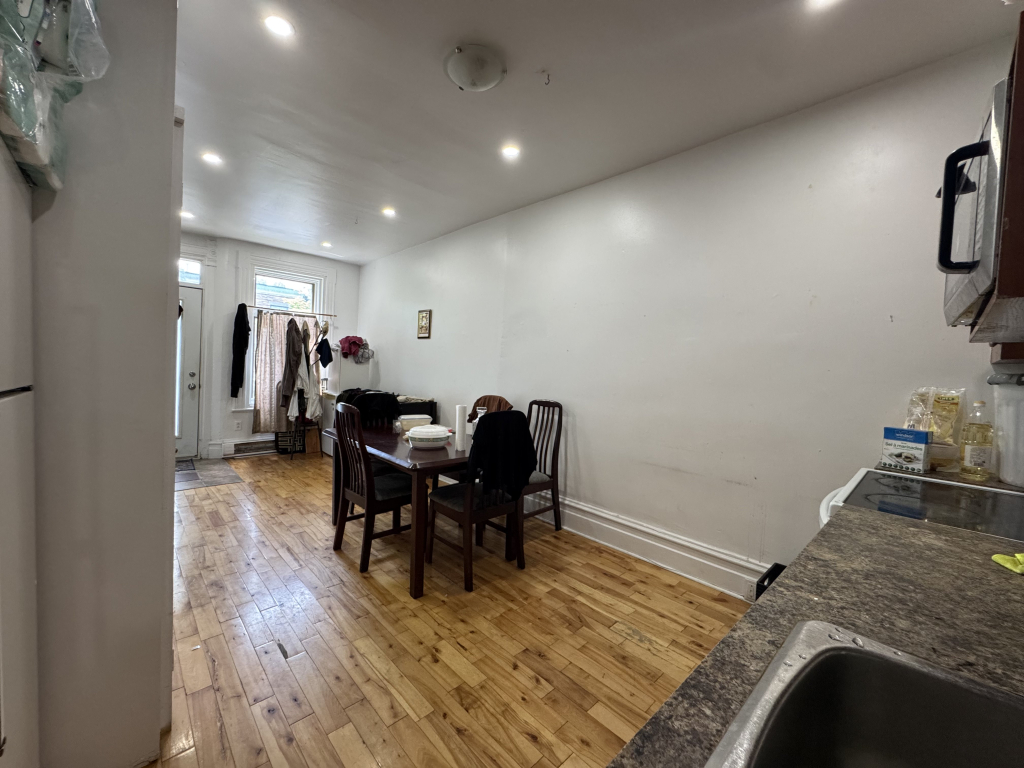 Mile-End - Superbe 4 1/2 Au 2e Étage | 3225618