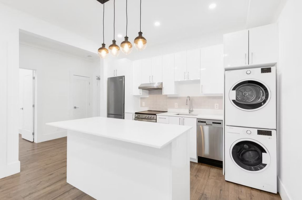 3 1/2 Apartment Near Metro Villa-maria | 3225661