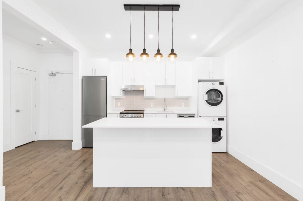 3 1/2 Apartment Near Metro Villa-maria | 3225661