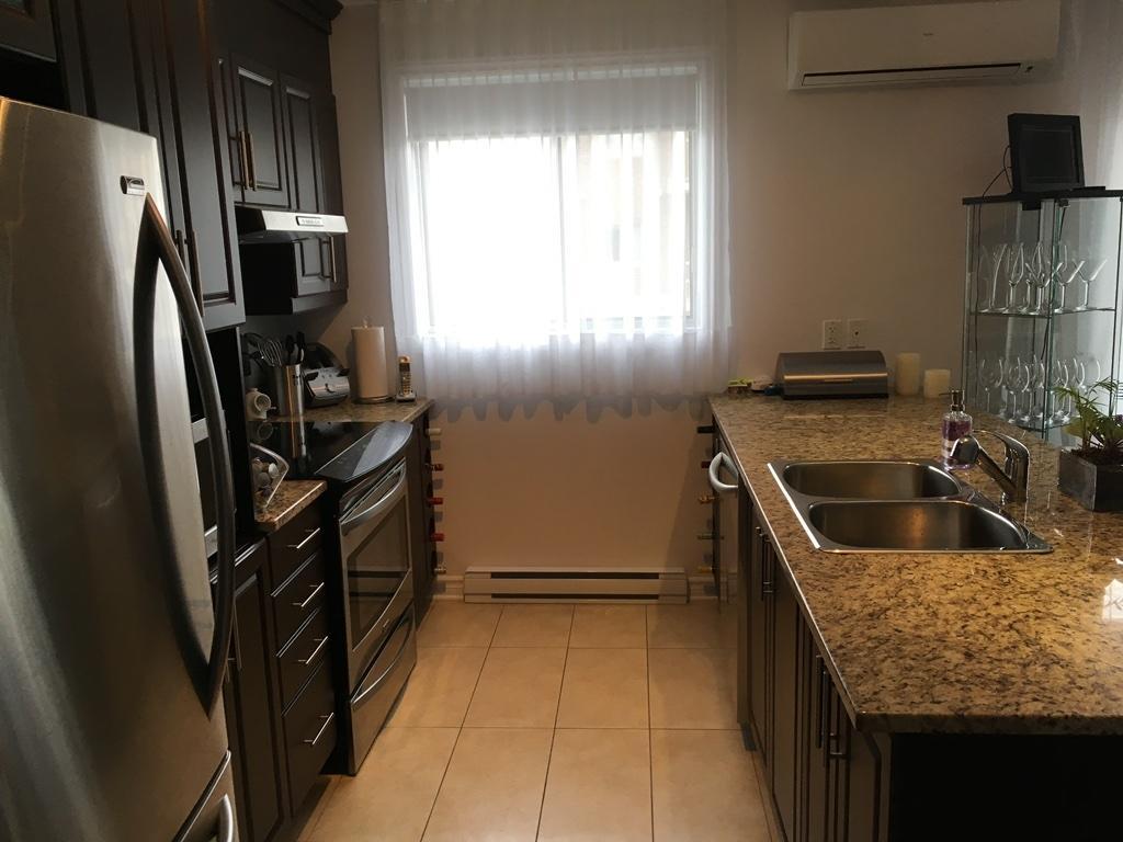 4.5 A LAVAL TRÈS TRANQUILLE CONSTRUCTION SUPÉRIEURE ASCENSEUR | 3225745