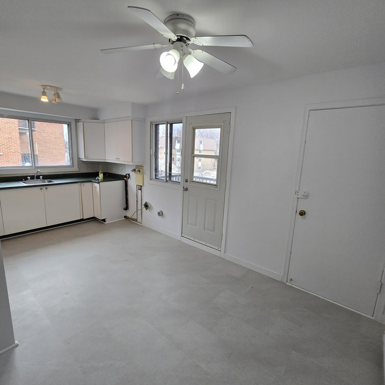 4 1/2 Retraités/Semi-Retraités | 3225771