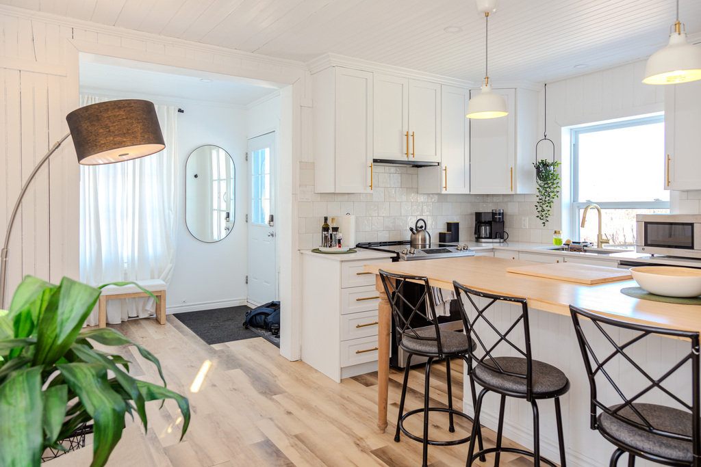 STUDIO MEUBLÉ-TOUT INCLUS-MENSUEL | 3225825