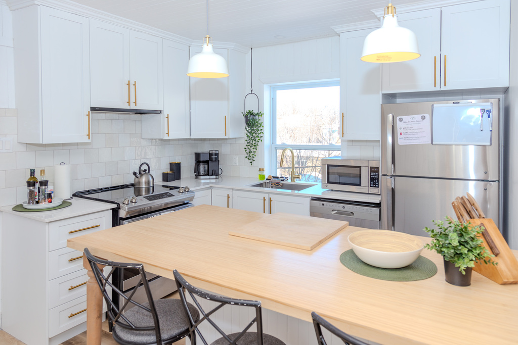 STUDIO MEUBLÉ-TOUT INCLUS-MENSUEL | 3225825