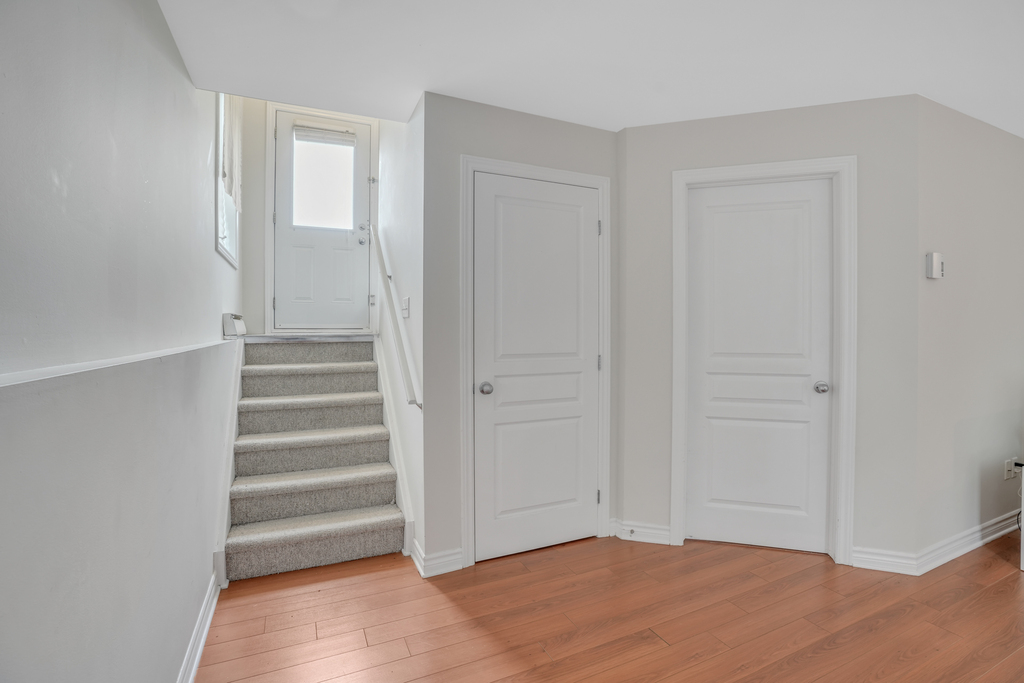 Superbe 4.5 à Louer Au 1er Mai | 3226250