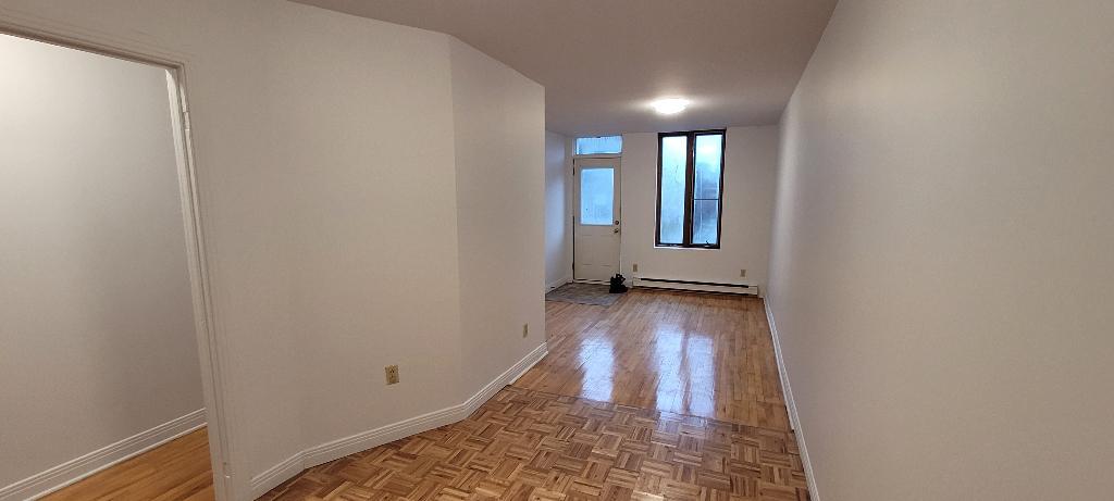 À louer – 3 ½ (chambre ouverte) au Plateau-Mont-Royal – 1 290 $/mois – Disponible maintenant; For Rent – 3½ (open room) in Plateau Mont-Royal | 3226333