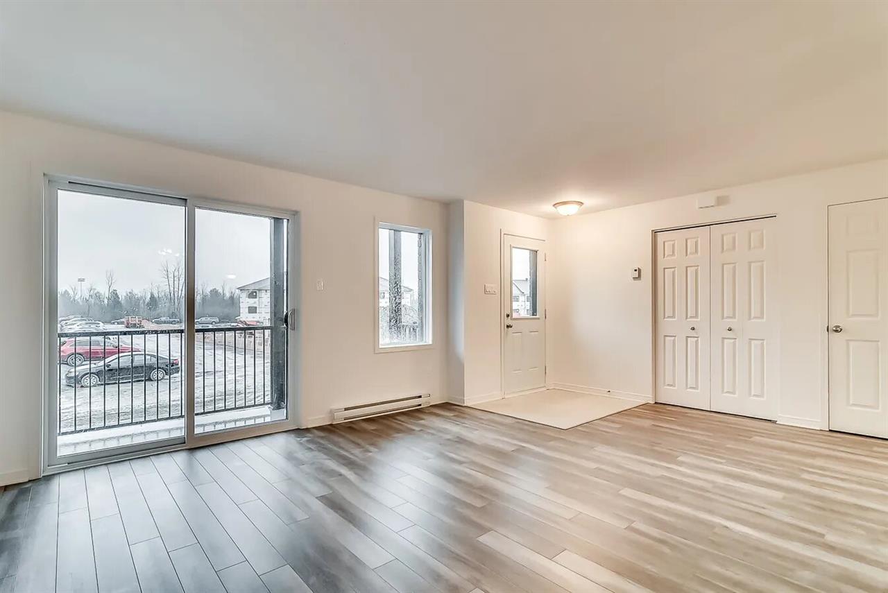 17 Rue De Liverpool (Hull) Grand Logement Dans Le Plateau | 3226465