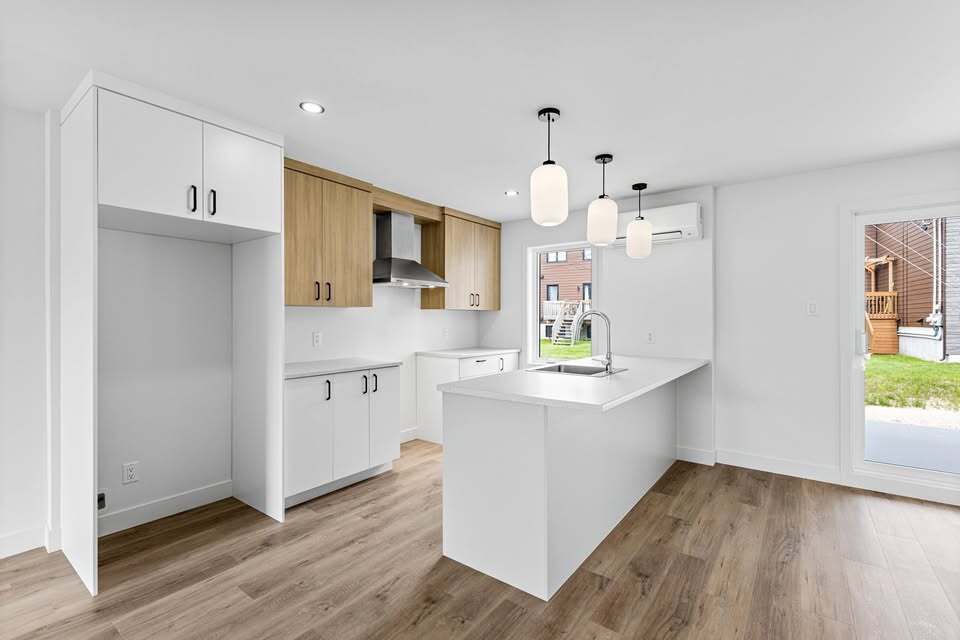 Superbe 4 ½ Sur 2 étages à Louer | 3226478