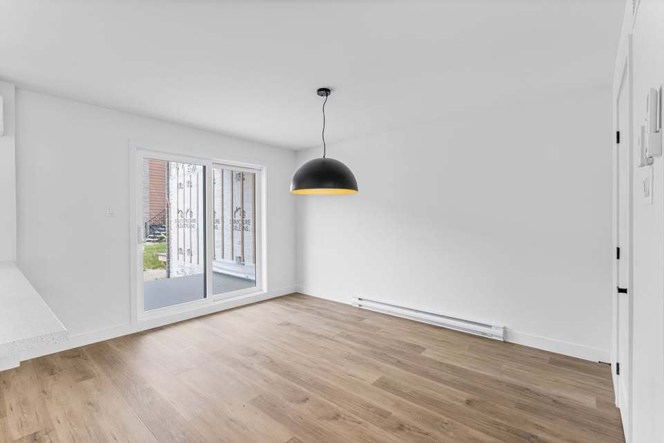 Superbe 4 ½ Sur 2 étages à Louer | 3226478