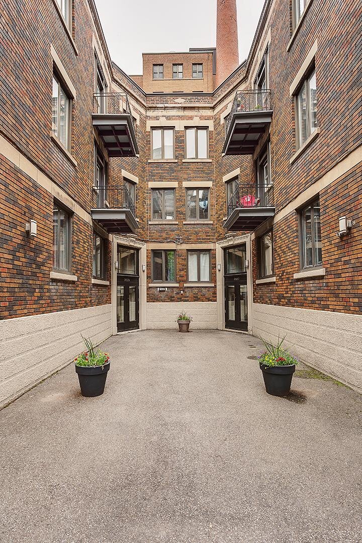 2 Bedroom - 3655 Ste-Famille, Montréal | 3226693