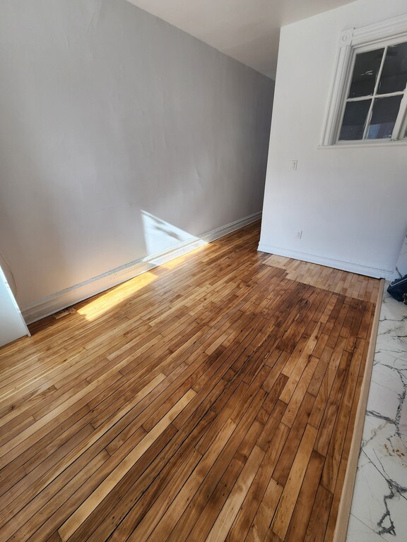 Libre! Immédiatement.Bas Avec Cour Privé | 3226697