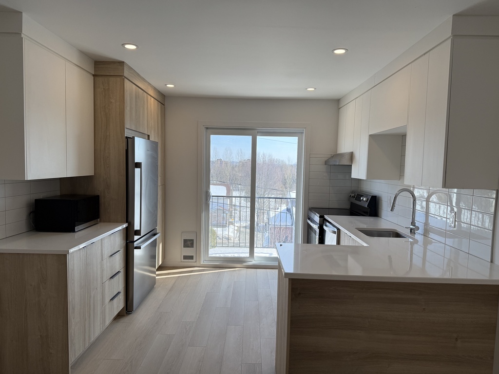 Superbe 4 ½ Entièrement Rénové à Louer – | 3226809