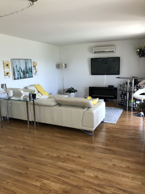 2 Chambres - Lumineux Et Spacieux! | 3226810