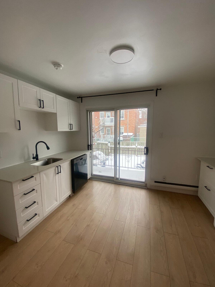 2 Bedroom - 8191 Avenue Bloomfield, Montréal | 3226856