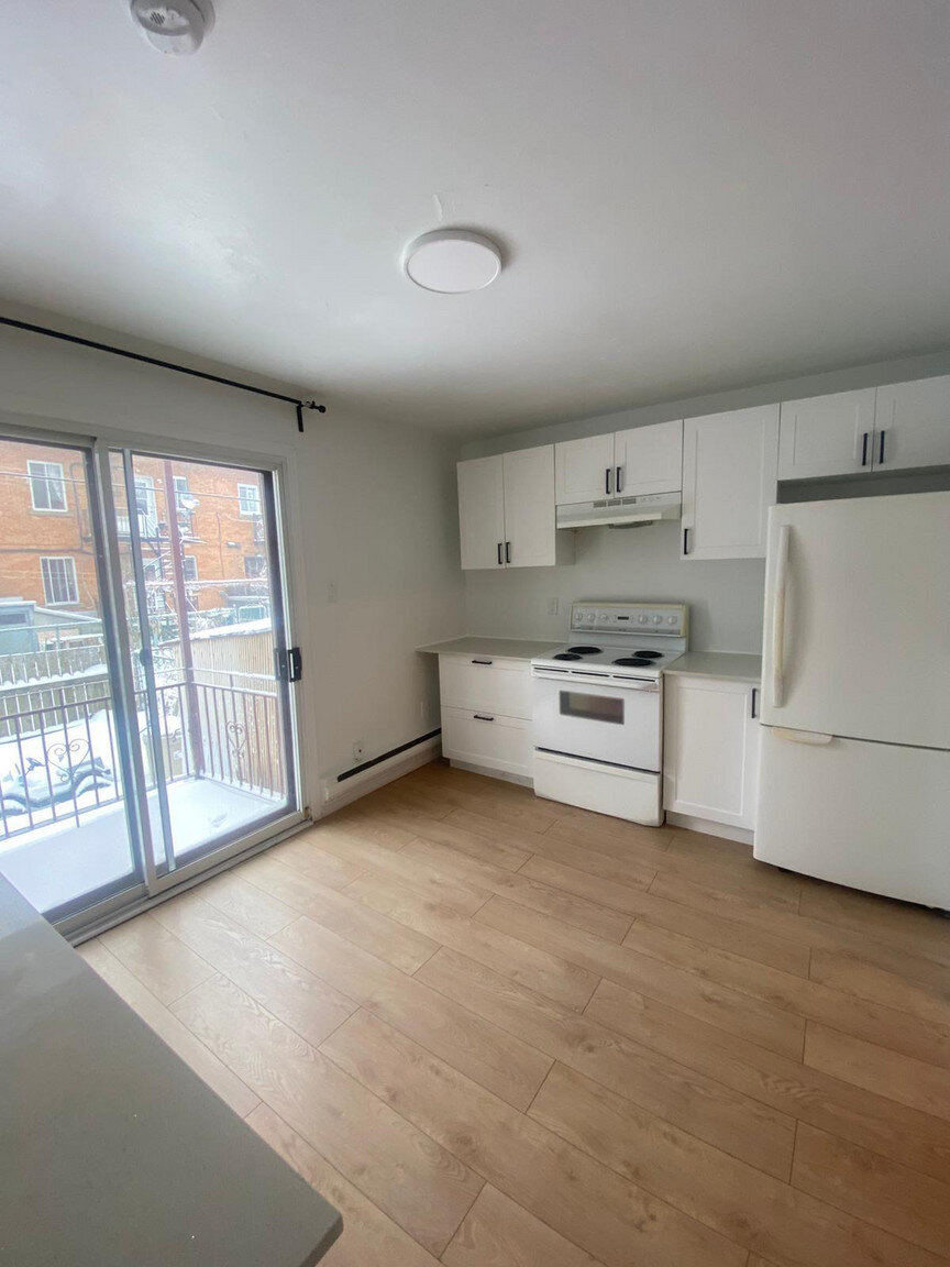 2 Bedroom - 8191 Avenue Bloomfield, Montréal | 3226856