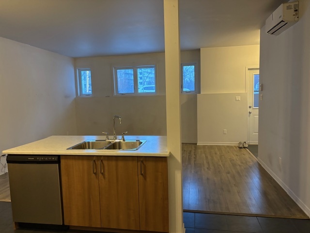 PLATEAU: 4 ½ + ÉLECTROMÉNAGERS À LOUER | 3227074