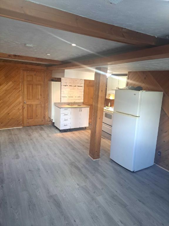 Grand 2 et 1\2 (rénové-tout inclus) | 3227178