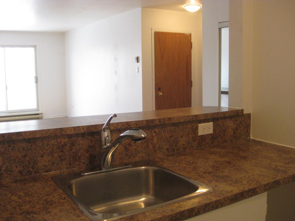 4 -1 2 800p.c. MAI $1,250 STYLE CONDO AIRE OUVERTE | 3227205