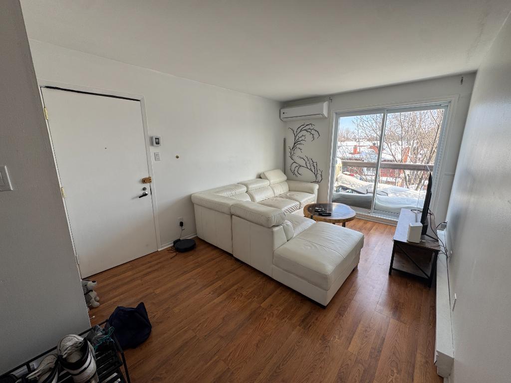 LAVAL-DES-RAPIDES 4 1/2 JUILLET/JULY (MÉTRO DE LA CONCORDE) | 3227238