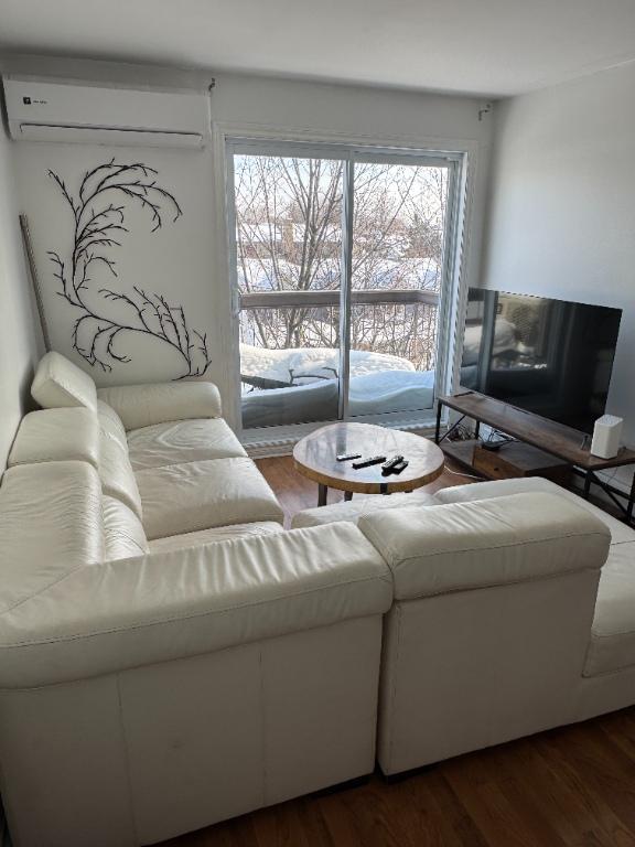 LAVAL-DES-RAPIDES 4 1/2 JUILLET/JULY (MÉTRO DE LA CONCORDE) | 3227238