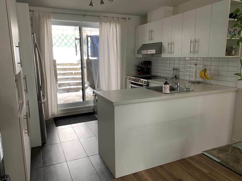 Appartement comme neuf 4 ½ de 1200 p.c., à Saint-Hubert | 3227246