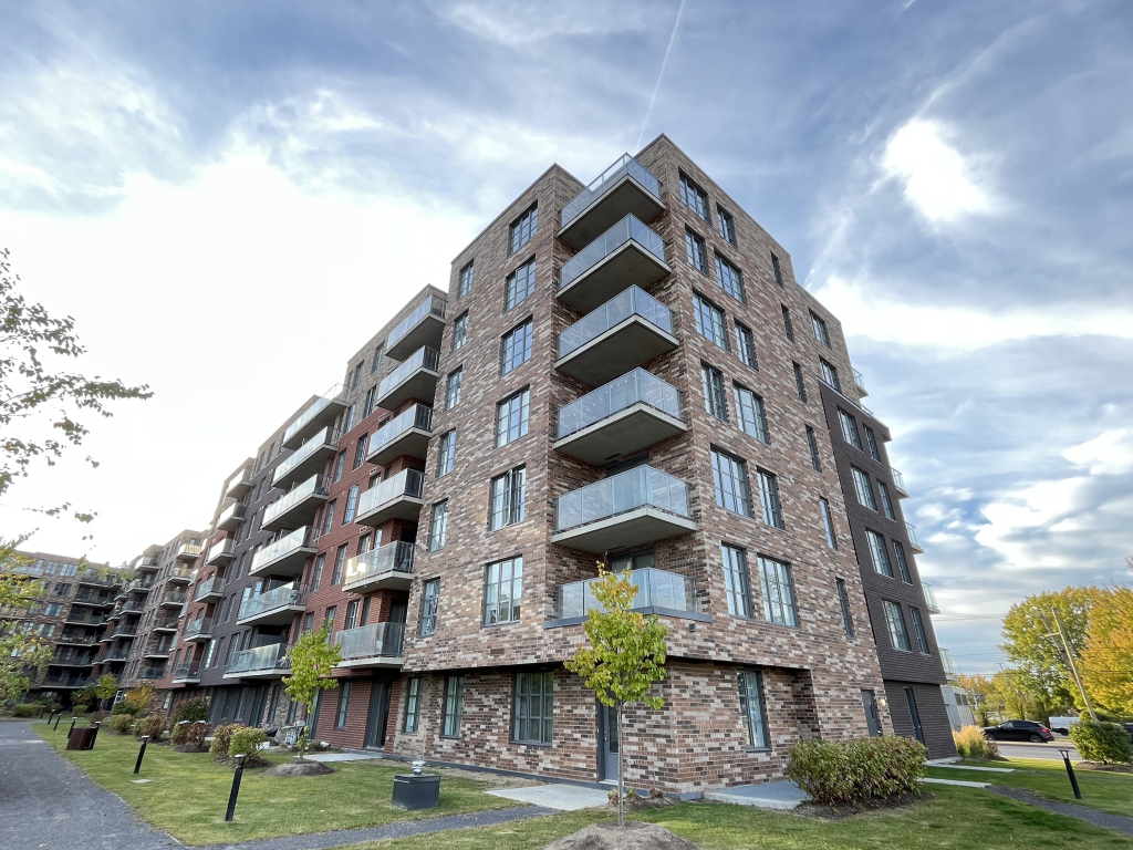 Corner Unit For Rent | 3227262