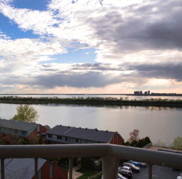 Condo 100% rénové, vue sur fleuve, électos, garage clim. piscine | 3227318