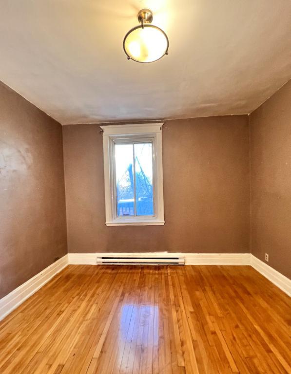 Grand 6½ à NDG, seulement 2 minutes du métro Villa-Maria, près des centres d'achats, " disponible immédiatement " | 3227322