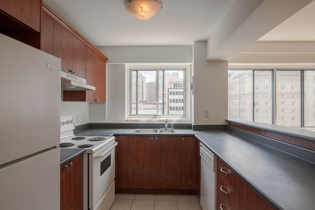 3 1/2 - DOWNTOWN | 3227382