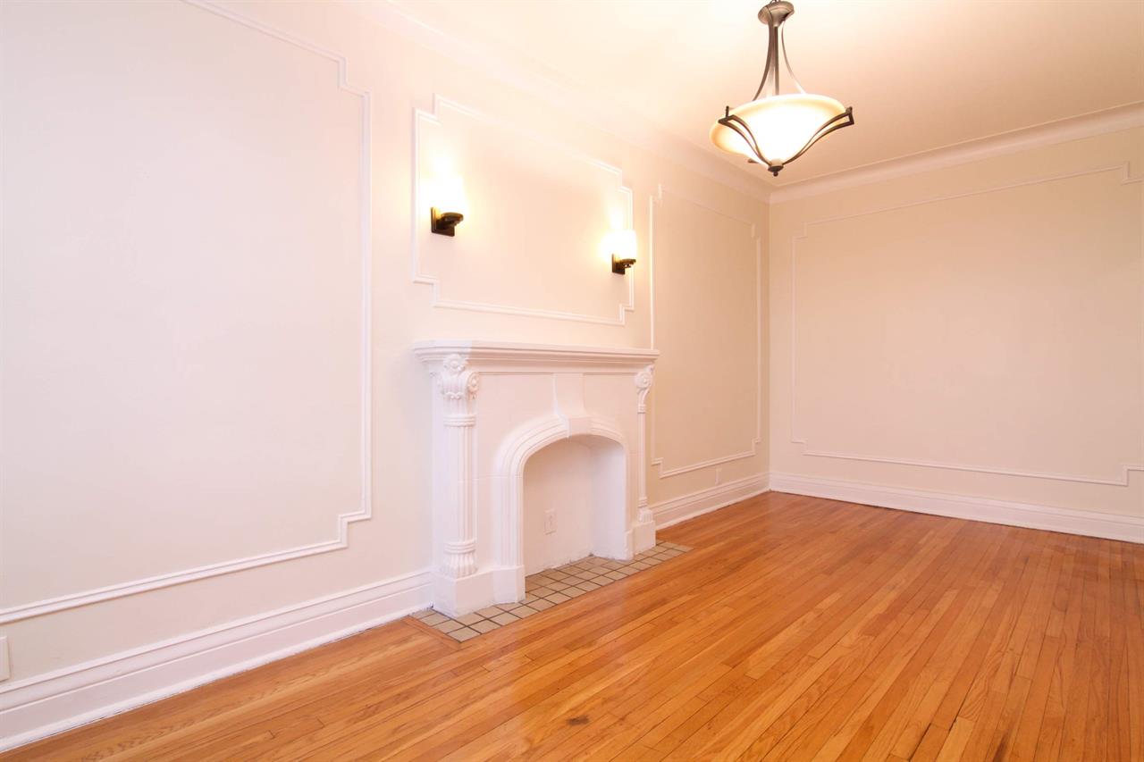 MAGNIFIQUE 4 1/2, METRO VILLA MARIA PRES VILLAGE MONKLAND | 3227384