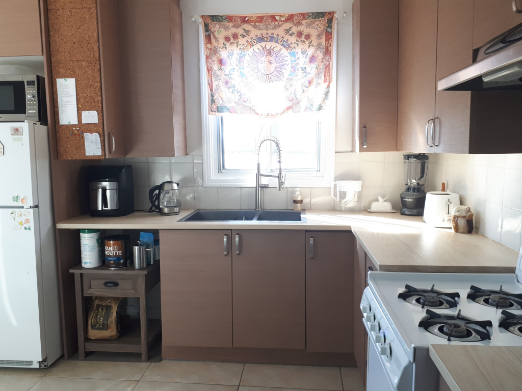 Grand Et Calme 4 ½ Lumineux Au 3e étage | 3227389