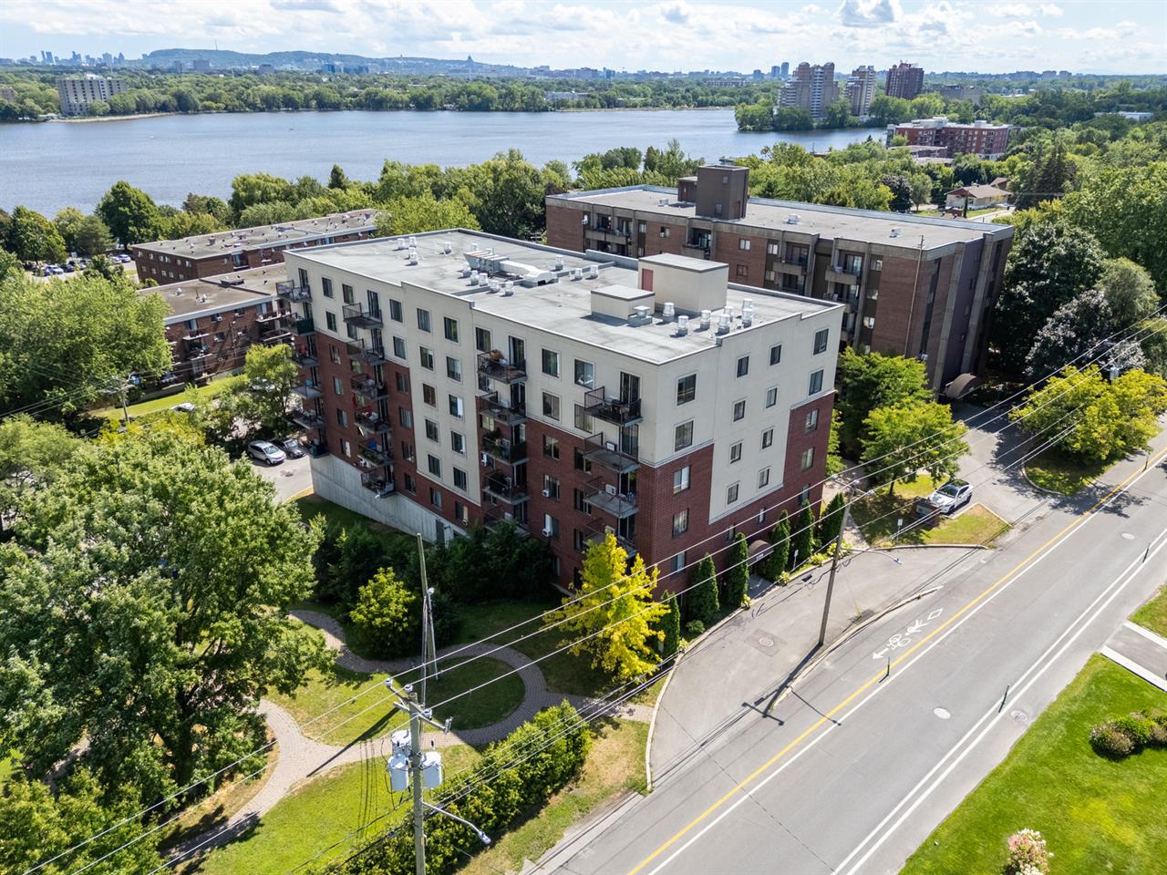2-bedroom Unit - 1750 Boulevard Lévesque Est, Laval | 3227419