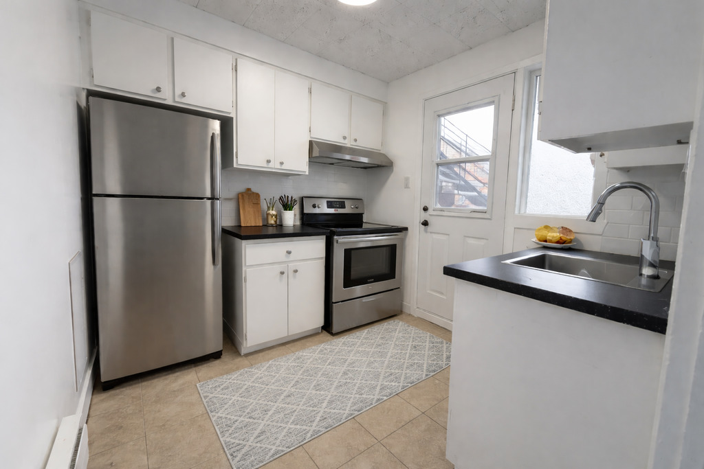 4 1/2 Secteur Recherché Près Du Parc Mar | 3270807