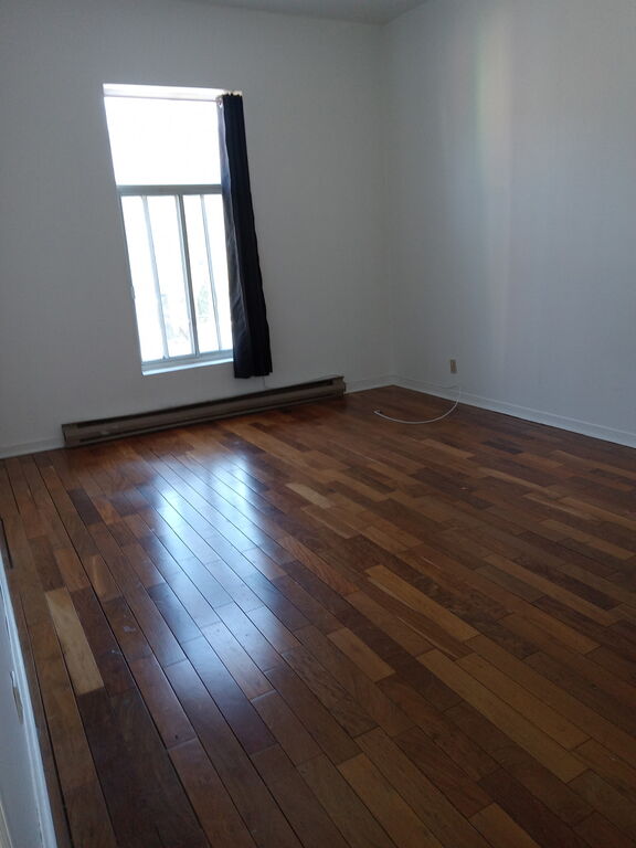 Ville-Marie/Plateau - 4 1/2 Au 2e étage | 3227607