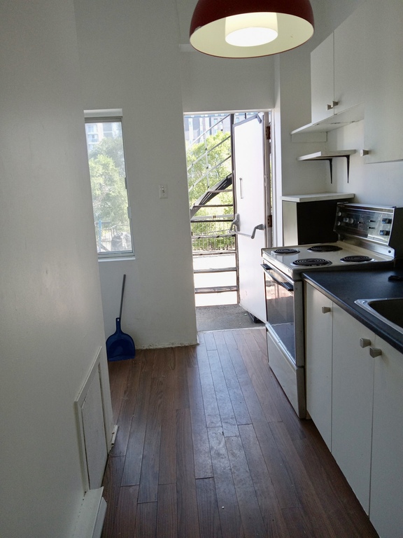 Ville-Marie/Plateau - 4 1/2 Au 2e étage | 3227607