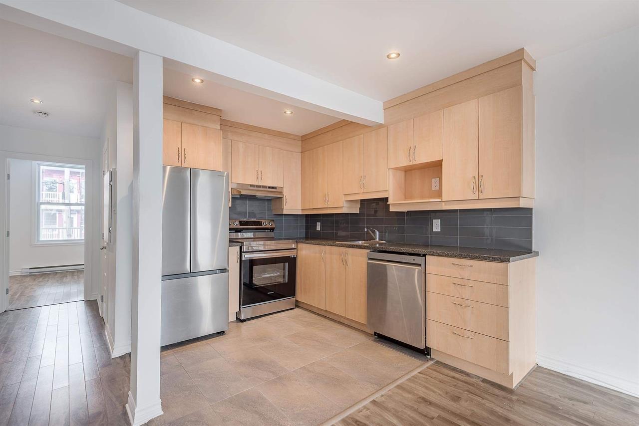 MAGNIFIQUE! CONDO VERDUN, 2 MIN DU METRO, ELECTROS INCLUS ! | 3227774