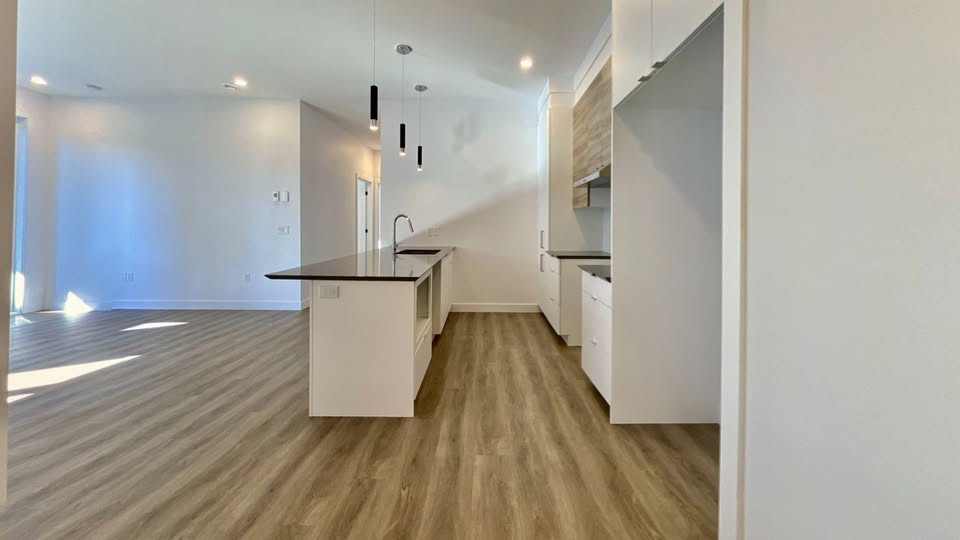 MAGNIFIQUE 4 ½ |RÉCENT|INTERNET|GARAGE | 3227801