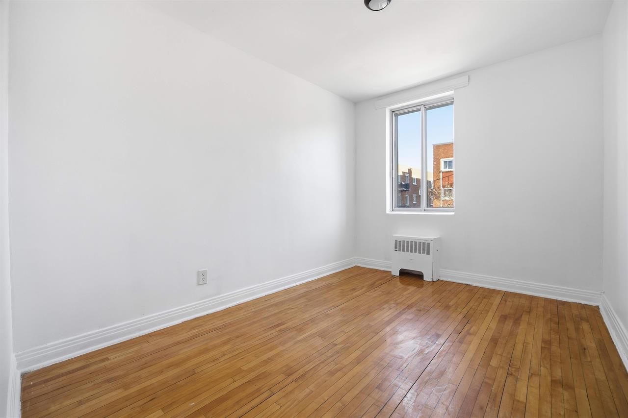 3 CH - 1 SDB - Montréal - $1,800 /mo | 3227811