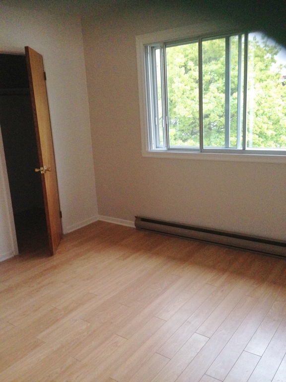 Immense 5 1/2 Lumineux Pres De Tout | 3227877